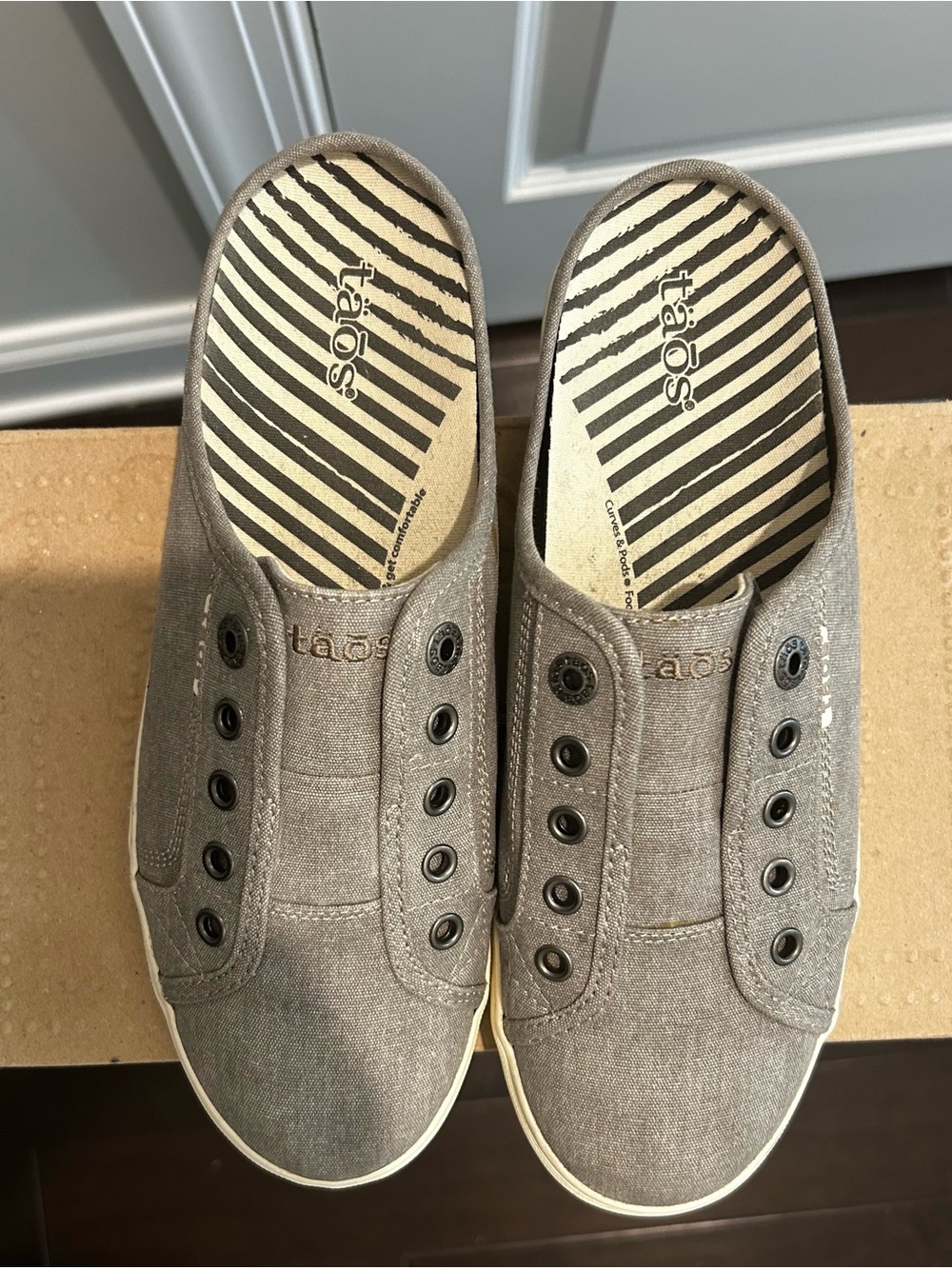 Taos Footwear Slip-On Canvas Sneakers in Gray